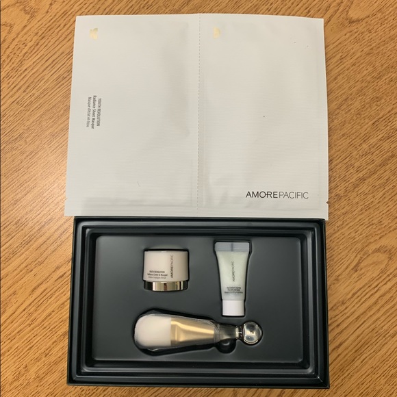 NEW AMOREPACIFIC Ultimate Mask Indulgence Set - Picture 2 of 4